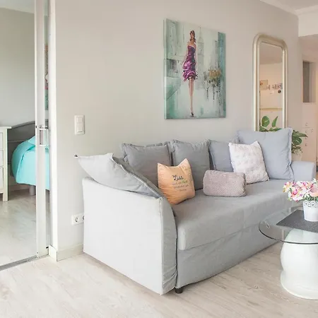 Stunning In Puerto De La Cruz With 1 Bedrooms, Outdoor Swimming Pool And Swimming Pool