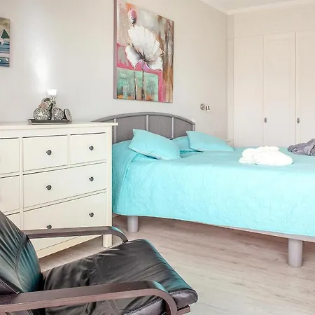 Stunning In Puerto De La Cruz With 1 Bedrooms, Outdoor Swimming Pool And Swimming Pool