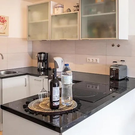 Stunning In Puerto De La Cruz With 1 Bedrooms, Outdoor Swimming Pool And Swimming Pool 아파트 *
