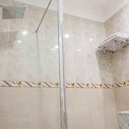 Stunning In Puerto De La Cruz With 1 Bedrooms, Outdoor Swimming Pool And Swimming Pool 푸에르토 드 라 크루즈