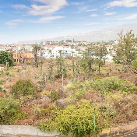 Stunning In Puerto De La Cruz With 1 Bedrooms, Outdoor Swimming Pool And Swimming Pool