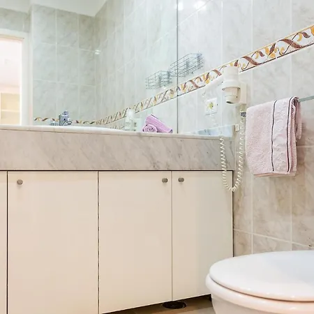 Stunning In Puerto De La Cruz With 1 Bedrooms, Outdoor Swimming Pool And Swimming Pool 아파트 *